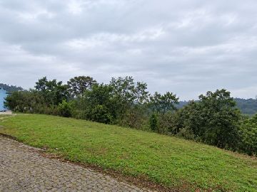 LATERAL DO TERRENO